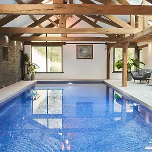 Apartment Swallows End - With Hot Tub, Sauna And Pool, Exeter